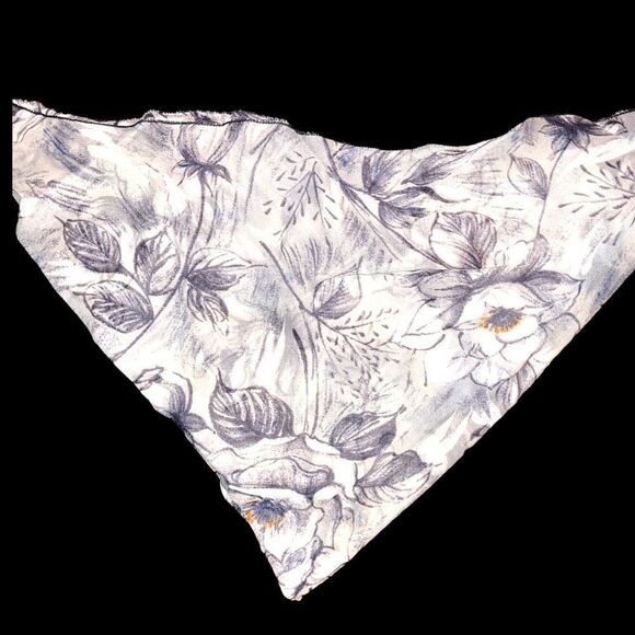 New! 5 piece neck scarfs bundle! - Picture 3 of 7